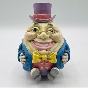 Humpty Dumpty figurine. 3.5” tall.  Unbranded  painted resin